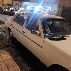  1 سيارة مرسيدس 200 للبيع بحالة جيدة