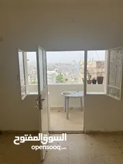  7 شقه بجبل النظيف للإيجار