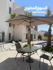  27 فيلا من 3 طوابق منفصلين تشطيبات فاخره وإطلاله رائعه على البحر الميت  Splendid villa with pool