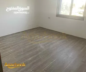  1 شقة غير مفروشة واسعة ومطلة مناسبة للعائلات للايجار