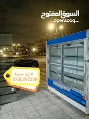  1 ثلاجة عرض لسه جديد استخدام شهر للبيع في الزرقاء بسعر مغري