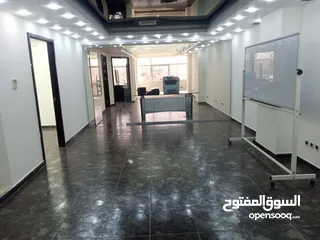  12 مكتب للإيجار يصلح لشركة عالمية مدوكر جاهز في مجمع الحسيني عبدالله غوشة