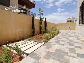  3 شقة شبه أرضي مساحة (190م) داخلي (100م) خارجي للبيع في أرقى مناطق ام حجير شفا بدران
