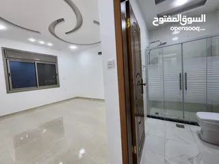  10 شقه طابق ثاني هندسي 140متر