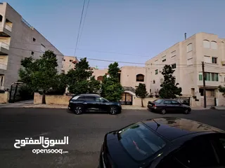  16 منزل مستقل للبيع الجبيهة/ دوار المنهل- للبيع المستعجل في منطقة هادئة وجيران محترمين حدائق وساحات