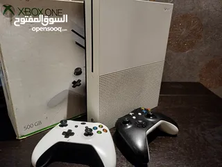  2 xbox one s مستعمل بحال وكالة مع  جيم باس و يدتين اكس بوكس ون اس