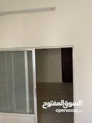  13 شقه فارغه للإيجار