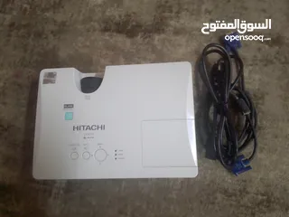  1 بروجكتر هيتاشي الياباني الاصلي للبيع استعمال خفيف جدا