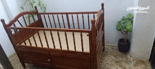  5 سرير اطفال خشب ثقييل ......
