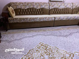  2 قنفات وبرده وميز وثريات البيع