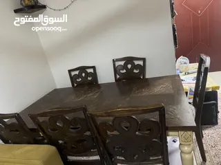  1 طاولة سفرة للبيع خشب ماليزي ثقيل