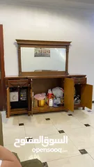  13 طقم كنب 7 مقاعد و طاولة تلفزيون و دورسوار بمراية