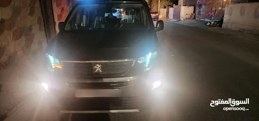  3 بيجو ريفتر  اوتوماتيك  مش  جيرعادي  جير موص  4 شبابيك كهرباء مش 2  ضواو زنن مش عادي