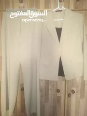  21 فستان اسود واحمر طويل مع جاكيت قصير احمر بأكمام طويلة جديد غير مستعمل ماركة H&M مقاس L بلبس 40 و42