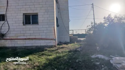  1 قطعة ارض 950 متر مع بيت