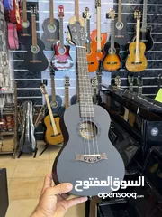 1 يوكليلي فندر أسود لون مميز. ضمان سنه كولتي عالي