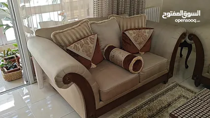  6 طقم كنب ضيوف فاخر للبيع