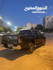  8 ميتسوبيشي سبورتيرو L200