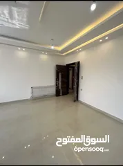  18 شقة طابق اخير مع روف 150م مع ترس 70م في اجمل مناطق ضاحية الامير علي