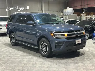  3 Ford Expedition XLT  V6