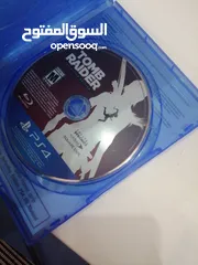 10 سي دي tomb raider نظيف ولا خدش سبب البيع تم التختيم العبة جدا حلوة غير قابل للتفاوض ولا خدش