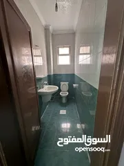  17 شقة طابقية للبيع