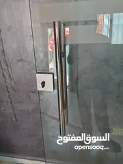  6 باب سكيوريت عدد 2 وباب خشب بدون حلق مستعمل نظيف للبيع