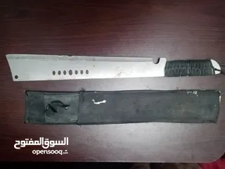  3 سيف قديم للبيع - مع غلافه - بحالة جيدة - - الموقع القويسمة