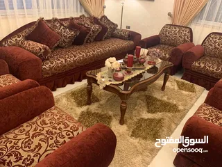  1 كنب صالون شبه جديد فاخر للبيع