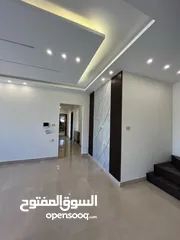  16 ثالث مع روف 195 متر مع ترس خارجي في البنيات بتشطيب فخم
