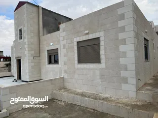  22 بيت للبيع مميز منطقه هادئه جدا