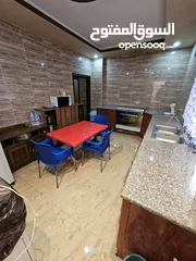  18 شقه فاخره للبيع
