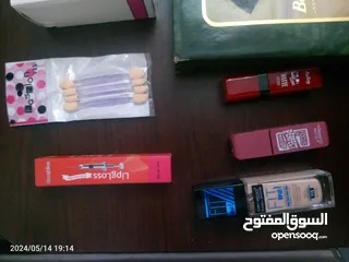  6 مجموعة قطع مكياج، مصفف شعر، علبة مكياج للبيع، كلهم جداد بالكرتونة