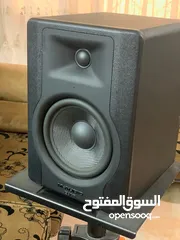  4 M-Audio bx5 d3 studio monitors