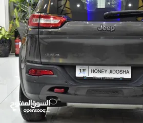  15 Jeep Cherokee TrailHawk ( 2014 Model ) in Grey Color GCC Specs