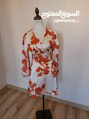  14 عدة فساتين جديدة و ماركات اسعارها من 10-12 دينار.