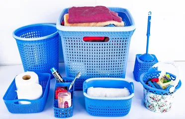  2 طقم غسيل ويزو 7 قطع مكون من طبق غسيل كبير طبق غسيل صغير سبت مشابك فرشة تواليت بالقاعده .