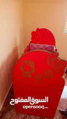  3 تخت اطفال مع فرشه طبيه