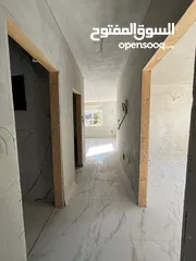  3 tira palace