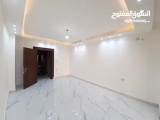  10 شقة بتشطيبات مميزة طابق ارضيه مساحة 140م بشفا بدران للبيع