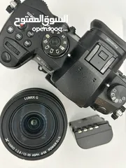  2 للبيع كاميرا : Panasonic lumix GH5 4K عدسة :  Panasonic 12-35 f2.8 II