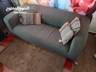  2 صوفات عدد 2 تم الشراء من ايكيا  بحالة جيدة جدا السعر 135 دينار