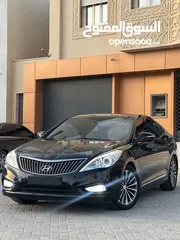  2 HYUNDAI GRANDEUR