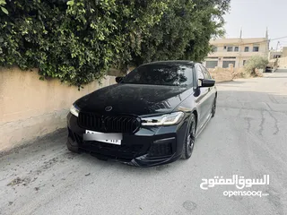  1 BMW 530e 2022