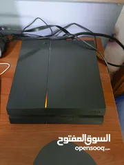  2 ps4 fat 500gb  اصلية بحالة ممتازة مع يد وجهاز نظيف