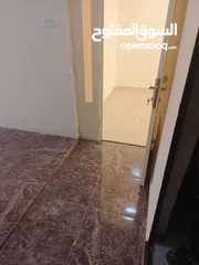  5 روف فارغ للإيجار