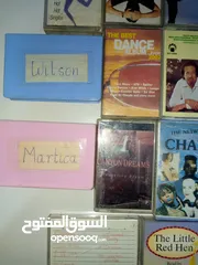  4 اشرطة كاسيت نسخ اصليه اجنبي وعربي وفرق عالميه أكثر من 1000 شريط اي 3 اشرطه بدينارين