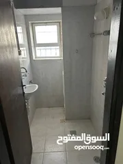  5 شقة 135 متر للبيع في اسكان الجامعة - الكركفة