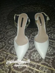  1 احذيه بحال وكاله ملبوسين لبسه واحده بمناسبة زفاف=نعرضهم للبيع الواحد12دينارنهائي