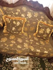  5 كنب لغرفة الضيوف للبيع السعر 200 قابل للتفاوض للجادين